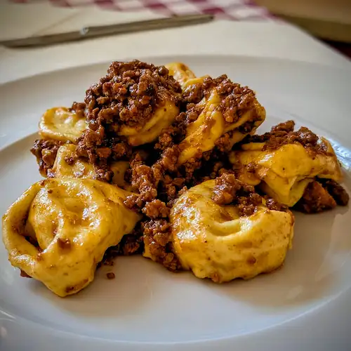 tortelloni al ragù